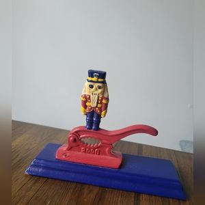 2006 lovely nutcracker